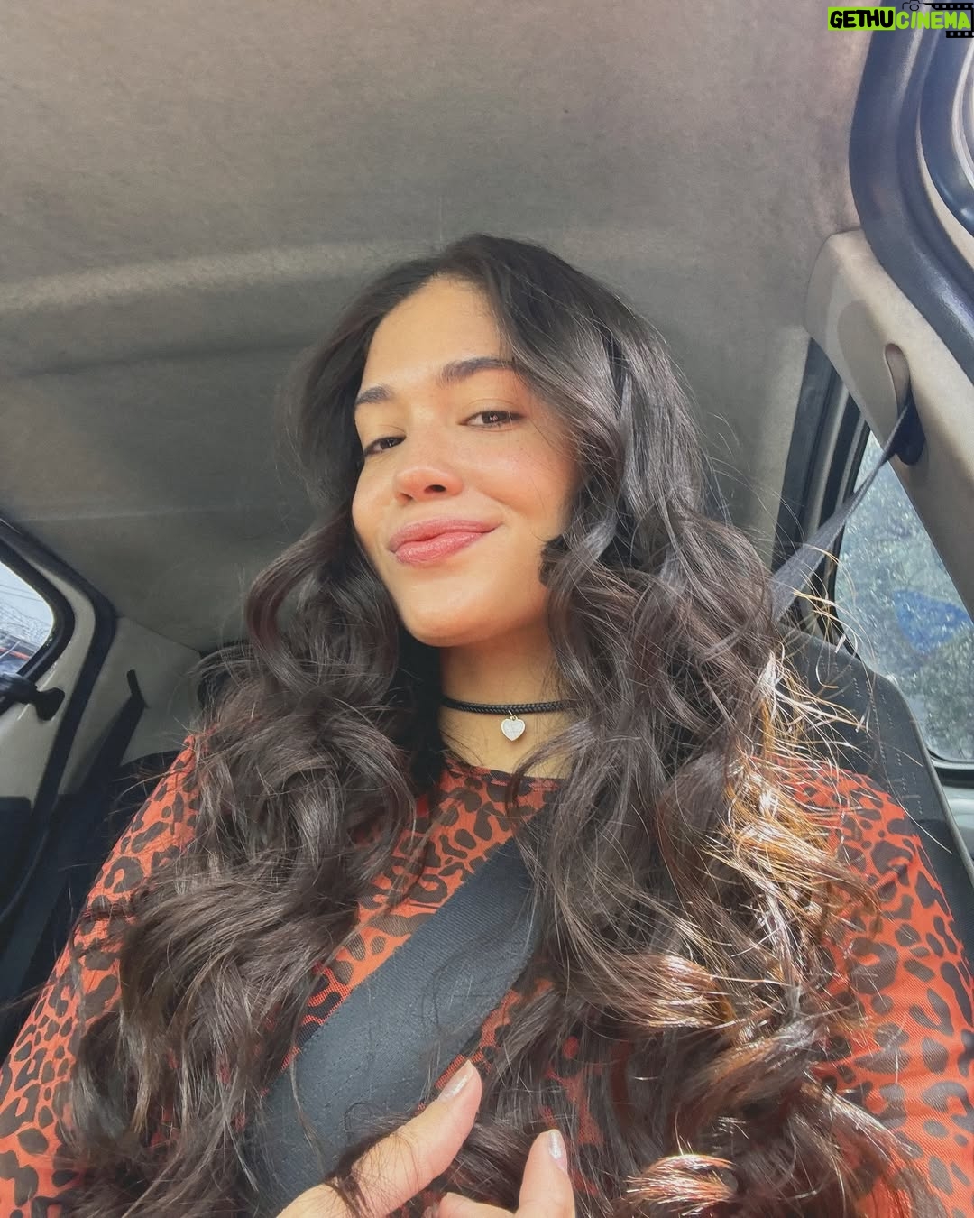 Valeria Emiliani - 3.4K Likes - Momentos lindos, gente linda, días lindos ❤️✨( ignoren mis pelos de alfalfa 😂)