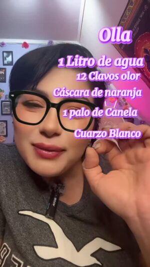 Vanessa Daroch Instagram - Protección y Limpieza todos los días!!😍🥰😇
#vanessadaroch #viral #youtube #Chile #medium #protección