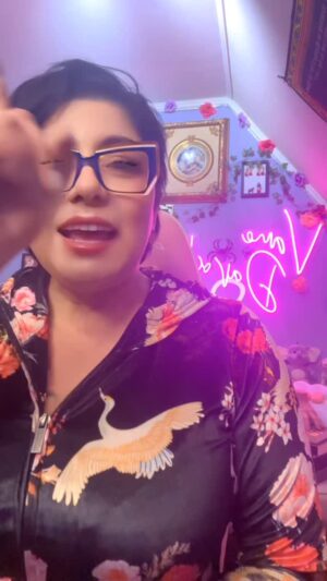 Vanessa Daroch Instagram - Corta el bloqueo Económico 🥰😇❤️
#vanessadaroch #terror #ritual #viral
