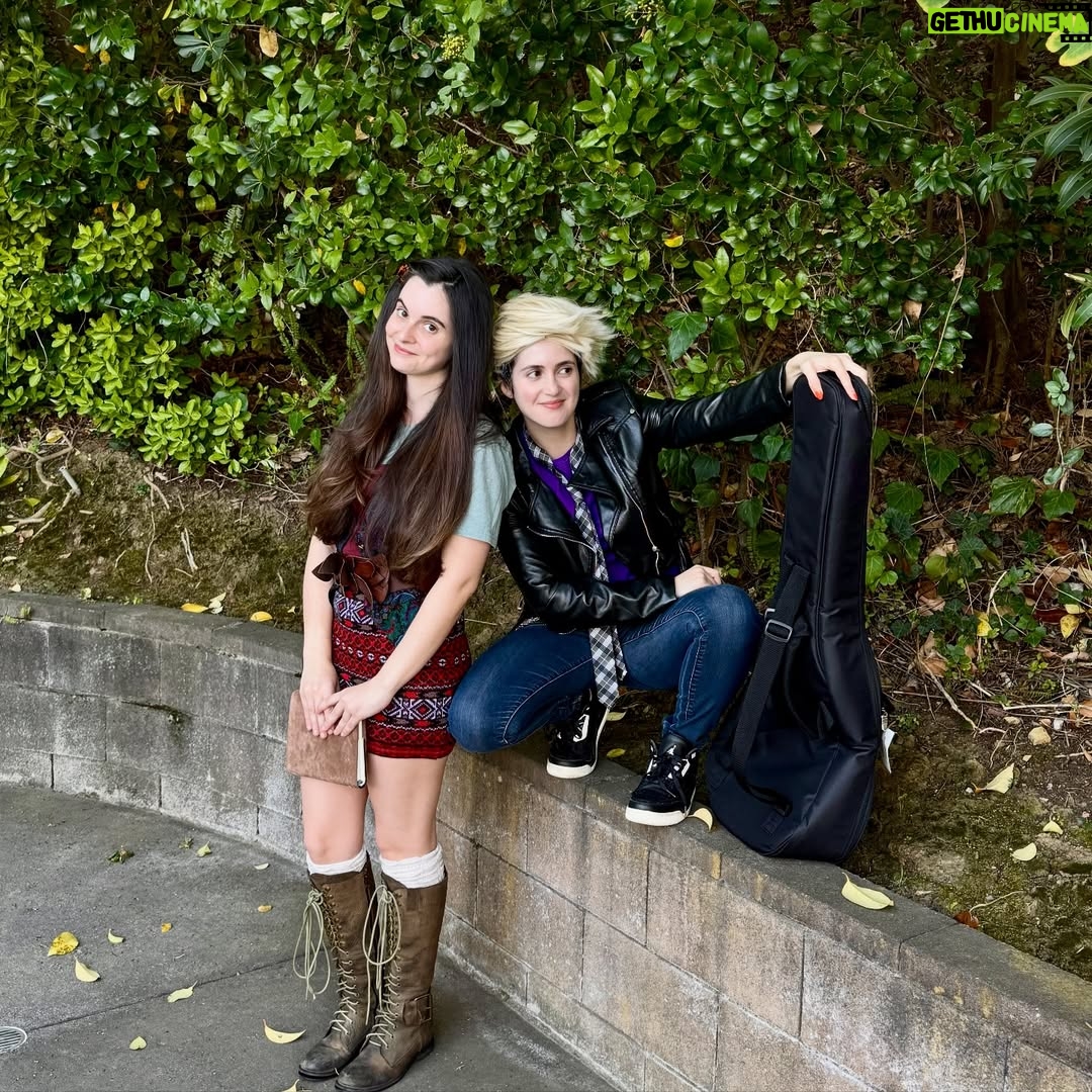 Vanessa Marano - 894.6K Likes - She writes…and picks our Halloween costumes. Truly, the things I’ll only do for my sister - HAPPY BIRTHDAY @vanessamarano !!!!