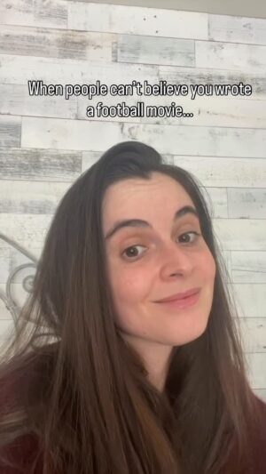 Vanessa Marano Instagram - I sports now… 🏈🎄✨