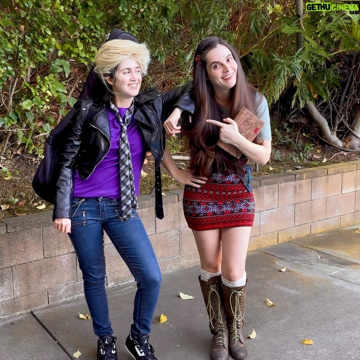 Vanessa Marano - 894.6K Likes - She writes…and picks our Halloween costumes. Truly, the things I’ll only do for my sister - HAPPY BIRTHDAY @vanessamarano !!!!
