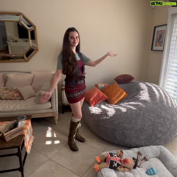Vanessa Marano - 894.6K Likes - She writes…and picks our Halloween costumes. Truly, the things I’ll only do for my sister - HAPPY BIRTHDAY @vanessamarano !!!!