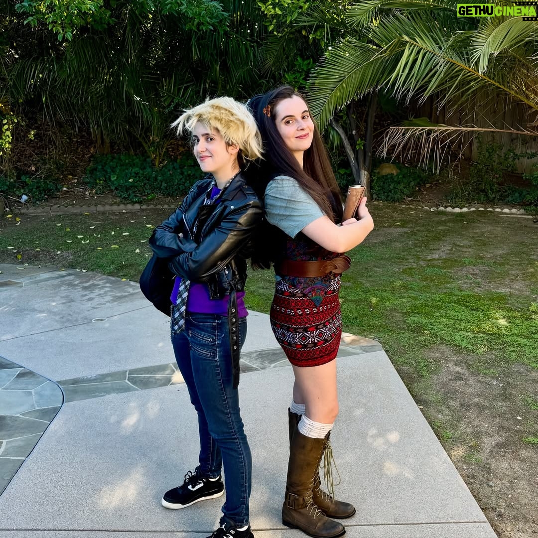 Vanessa Marano - 894.6K Likes - She writes…and picks our Halloween costumes. Truly, the things I’ll only do for my sister - HAPPY BIRTHDAY @vanessamarano !!!!