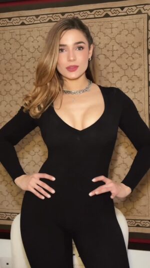 Vanessa Silva Sperka Instagram - Ella es un escándalooo 🎵✨