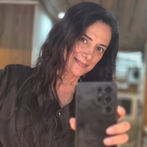 Veda Yurtsever Instagram - Ortaya karışık...