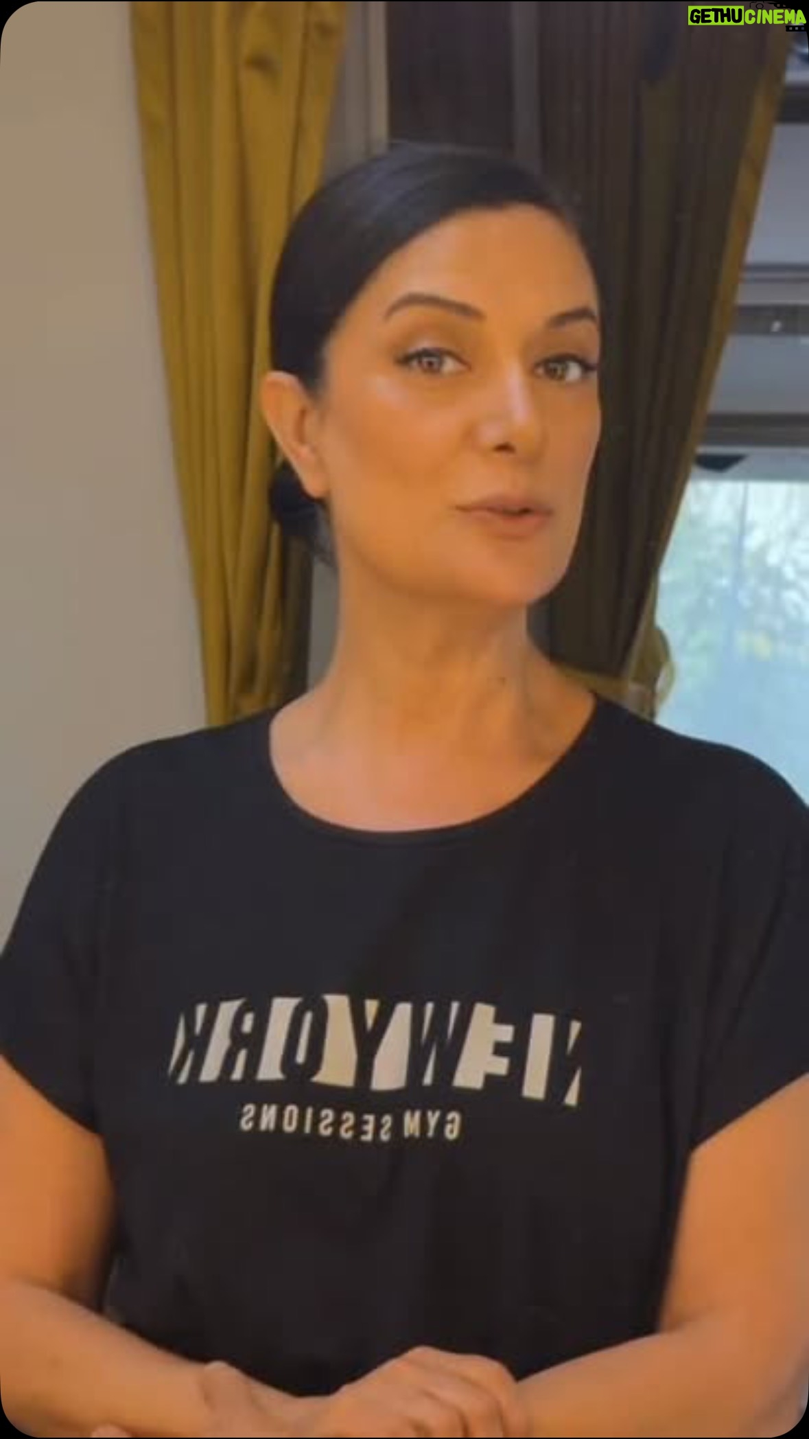 Veda Yurtsever - 8.5K Likes - 25 Kasım Kadına Yönelik Şiddete Karşı Uluslararası Mücadele Günü yaklaşırken, “Hepimizin Sözü Var” diyerek dayanışma kampanyası başlattık. 

Sevgili Veda Yurtsever’in gönderdiği video bu çağrının ilk adımı oldu.💜Şimdi söz sizde; başlattığımız dayanışma çağrısını büyütüyoruz.

Şiddete karşı ses çıkaran, susmayan, mücadeleyi omuzlayan tüm kadınlarla ve LGBTİ larla yan yanayız.

Bu videoda yükselen her söz, yalnızca bir ses değil; yok sayılmaya çalışılan hayatların, adaletsizliğe karşı direnenlerin nefesidir.✌️

Bu 25 Kasım’da da sesimizi çoğaltıyoruz. Hepimizin Sözü Var. Kadınlar için, LGBTİ lar için, tüm hak ihlallerine uğrayanlar için;

Eşitliğin, adaletin ve özgürlüğün sesini birlikte çoğaltıyoruz.

#25kasımkadınayönelikşiddetekarşıuluslararasımücadelegünü 
#DayanışmaKampanyası
#HepimizinSözüVar
#kadındayanışmasıyaşatır 
#kadındayanışması 
#dakahder 
#rosaluxemburg