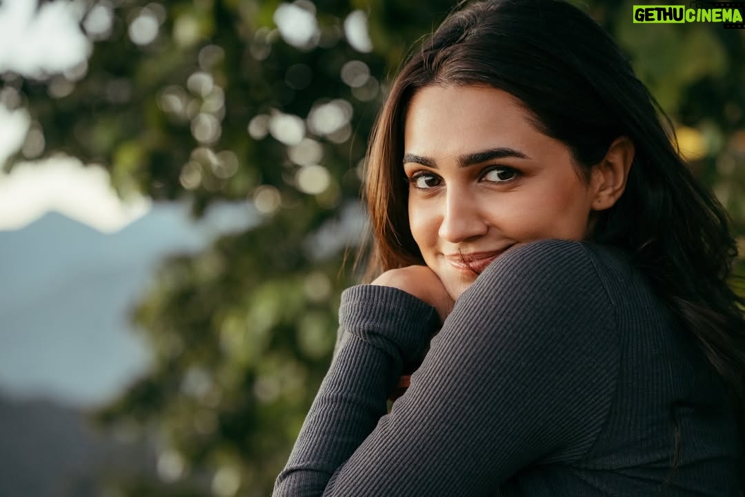 Vedika Pinto - 25.3K Likes - last of the pahadi pics ⛰️
@frank.ahalpara.photography @simua_996