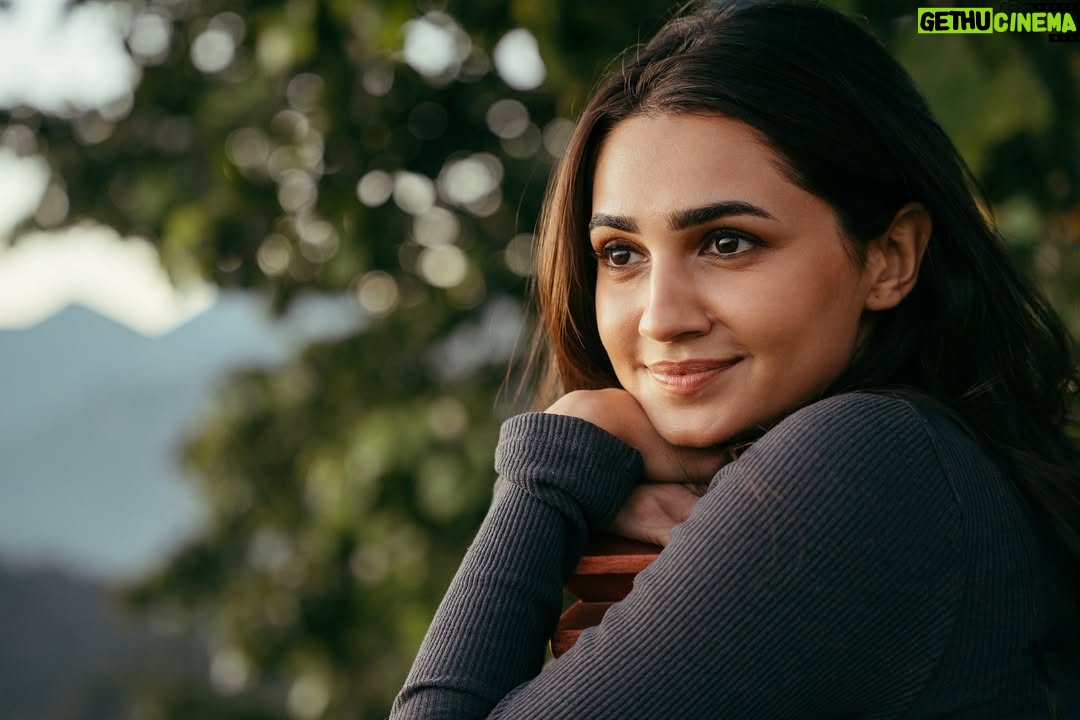 Vedika Pinto - 25.3K Likes - last of the pahadi pics ⛰️
@frank.ahalpara.photography @simua_996