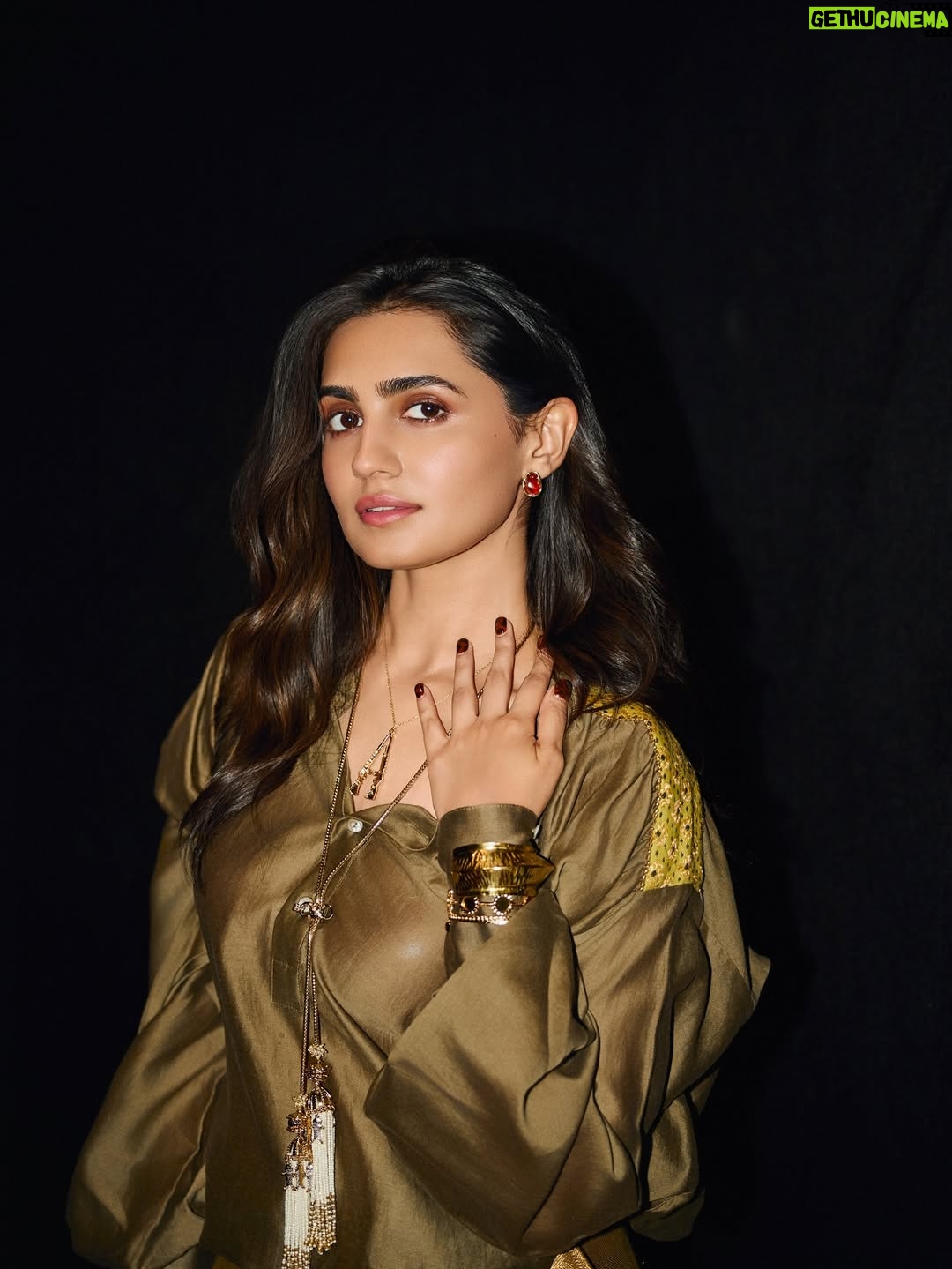 Vedika Pinto - 23.8K Likes - Rinku Rani in @re_ceremonial ✨

Nishaanchi 1 & 2 on @primevideoin , dekha kya? 

Styled by @dhruvadityadave  Jewellery @amamajewels 
Shot by @_psudo_ 
Make up @mitavaswani 
Hair @kamaldeepss