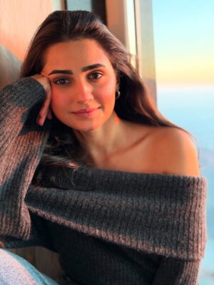 Vedika Pinto Instagram - 🧣🪾🏔️ ☀️