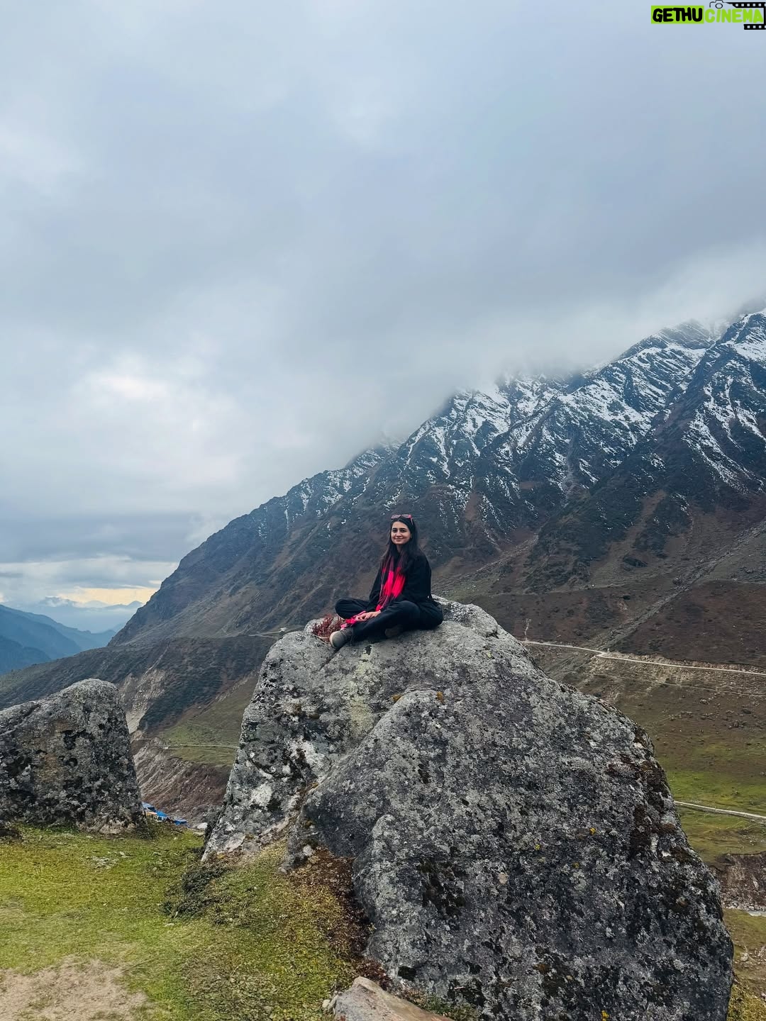 Vedika Pinto - 34.4K Likes - Ended the year that was, in magical Kedarnath with my chaddi friend. So much to be grateful for and so much to look forward to. #happyalmostbdaytome