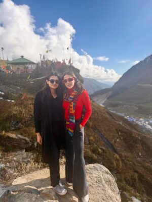Vedika Pinto Instagram - Ended the year that was, in magical Kedarnath with my chaddi friend. So much to be grateful for and so much to look forward to. #happyalmostbdaytome