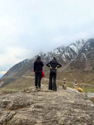 Vedika Pinto Instagram - Ended the year that was, in magical Kedarnath with my chaddi friend. So much to be grateful for and so much to look forward to. #happyalmostbdaytome