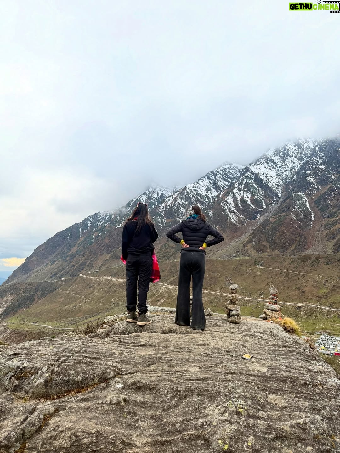 Vedika Pinto - 34.4K Likes - Ended the year that was, in magical Kedarnath with my chaddi friend. So much to be grateful for and so much to look forward to. #happyalmostbdaytome