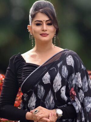 Veena Ponnappa Instagram - @veena_ponnappa_vnaa ❤️

"When you have a dream, you’ve got to grab it and never let go.” 💖

#veenaponnappa #veena #sandalwood #nammabengaluru #kannadaactress #workmode #instagram #InstaBeauty #eleganceinblack #confidentvibes #ootd #photoshoot #boldandbeautiful #styleinnature #powerfulvibes #portraitperfection #blacklover #frock #elegancepersonified #frocklove #beyourownkindofbeautiful#kannadaactresses😲😲 #teluguactress