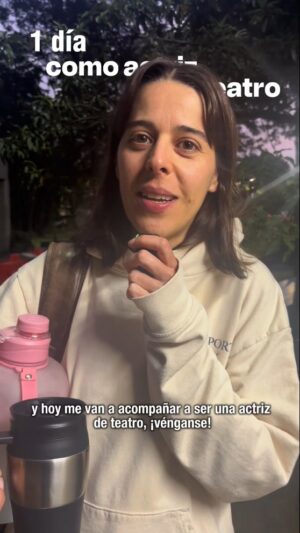 Verónica Bravo Instagram - 🎭Así se vive el teatro desde dentro…
Nos metimos hasta el corazón del Juan Ruiz de Alarcón con @verobravoe, protagonista de El mar es un píxel, para experimentar de cerca lo que significa ser actriz de teatro.
Ensayos, caos, cafecito, calentamiento… todo lo que sucede antes de salir a escena. Una gozada que no se pueden perder.
Spoiler: no se van a arrepentir.
📍 Teatro Juan Ruiz de Alarcón, CCU
🗓️ Hasta el 30 de noviembre
J y V · 20 h | S · 19 h | D · 18 h
🎟️ $150 | 50% de descuento comunidad UNAM
🌐 teatrounam.com.mx
@teatrounam
@unam_mx