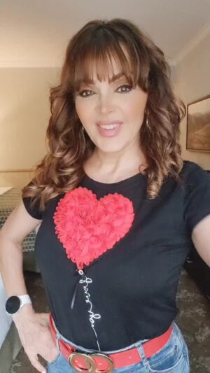 Verónica Macías Instagram - YouTube Vero Macias TV búscame y suscríbete,  abrí este canal es muy divertido espero te guste lo hago con mucho cariño  gracias por apoyar mi carrera