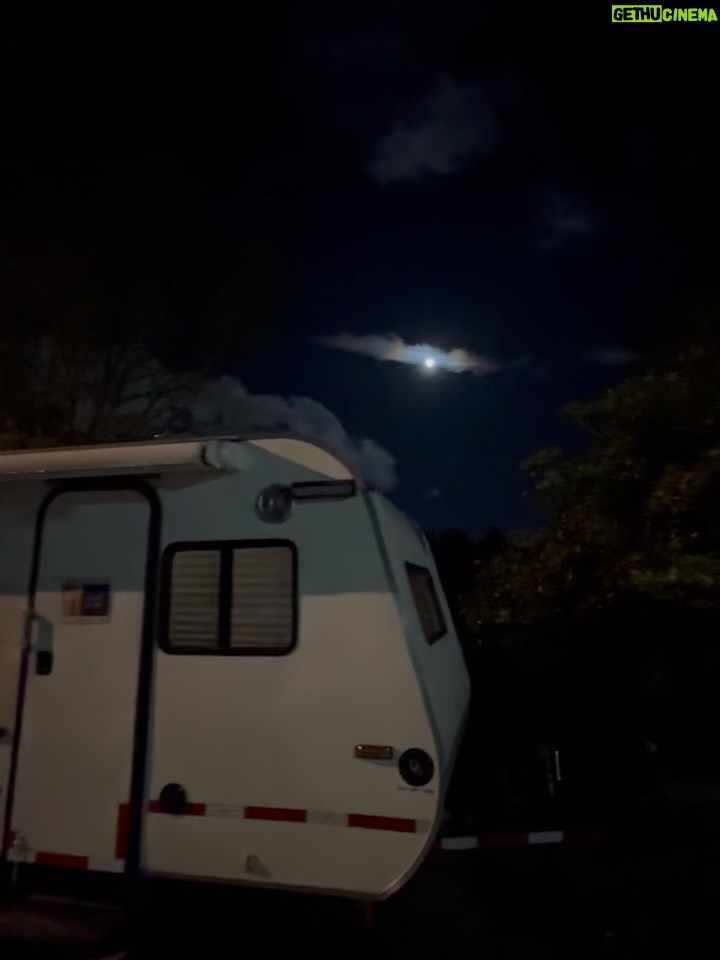 Verónica Orozco - 26.2K Likes - Días de 🎬 Y desde mi lugar de trabajo, planeando mis vacaciones de Diciembre! No he tenido tiempo de nada, pero estoy tranquila porque puse mi viaje en manos de los mejores! Ellos se encargan de itinerarios, hoteles, todo!!! Eso si es un verdadero descanso🙌🏻
@viajes_invesas