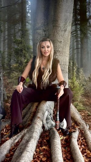 Veronika Mindal Instagram - ⚔️ A New Halloween Tradition ⚔️
I’ve started my own tradition — creating a Halloween post each year in costume.
Living in Hollywood and being an actress, I see this holiday not only as a night of spooky looks, but as a celebration of creativity, freedom, and transformation — a chance to embody deeper symbols and ancestral energy.

This year I channel the spirit of the Vikings — their runes, northern power, and unbreakable courage. Their world has always fascinated me — raw, mystical, and full of ancient wisdom.

While exploring the earliest roots of Ukrainian history, I found that even before Kyivan Rus, these lands were touched by northern warriors — the Varangians, the Viking tribes who journeyed along our rivers and mixed with local Slavic people. From that union were born generations of fearless fighters — the ancestors of the Cossacks and charakternyks, who carried that same spirit of freedom and strength.

That warrior energy still lives in the heart of Ukraine — proud, brave, and unstoppable. 🇺🇦✨

#VikingSoul #HalloweenInHollywood #RunesAndWarriors #UkrainianCossacks #Charakternyks #VikingRoots #HollywoodCreativity #FemaleWarrior #SmartCJ #UkrainianSpirit
