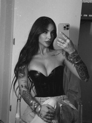 Victoria Macan Instagram - dump aleatório com um pouquinho de tudo que eu amo 🩷🌈✨
cês preferem o queeeeee??