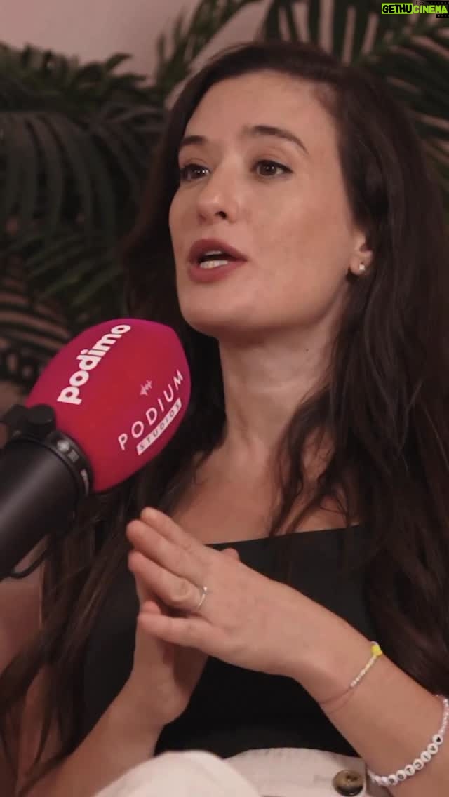 Victoria Martín - 24.7K Likes - Los que se autodiagnostican altas capacidades se enfadaron conmigo. Su inteligencia prodigiosa ha podido congrio, me rindo. Os quiero, estoy enamorada de vosotros. Os envidio. Solo en @podimo_es