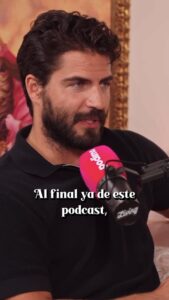 Victoria Martín Instagram - Os juro que @maxi_iglesias no estaba secuestrado. Solo en @podimo_es espero que os guste besos. 💕💕💕💕🤷🏻‍♀️🤷🏻‍♀️💕💕