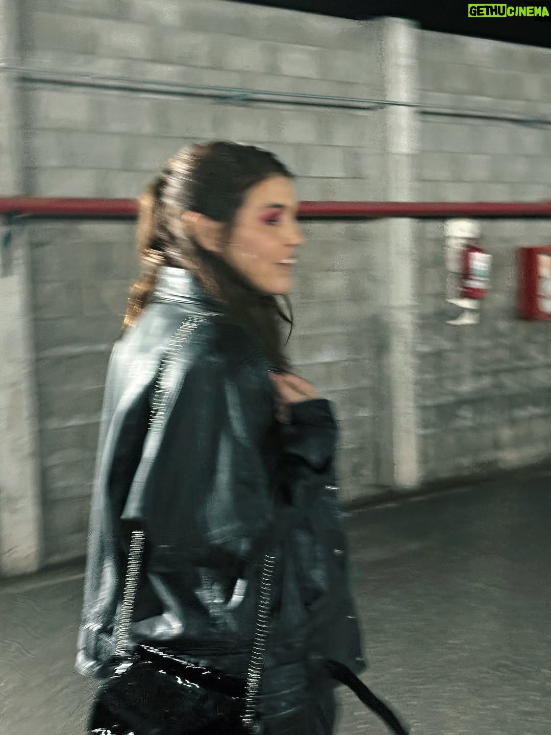 Victoria Maurette - 31.5K Likes - 23 años después ❤️ el reencuentro 

🤯Que locura 

Gracias x la ropa, el estilismo y el makeup @harveywillys @ichuamendolara  @arizappa.arte