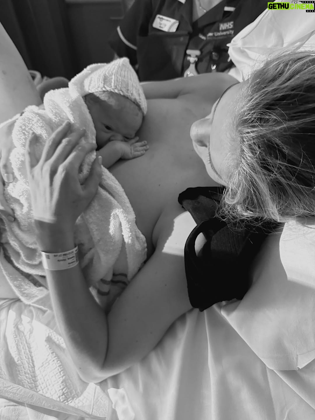 Victoria Spence - 17.5K Likes - Not even a lifetime of dreaming could prepare me for how precious meeting you would feel 😭

17.12.25🤍