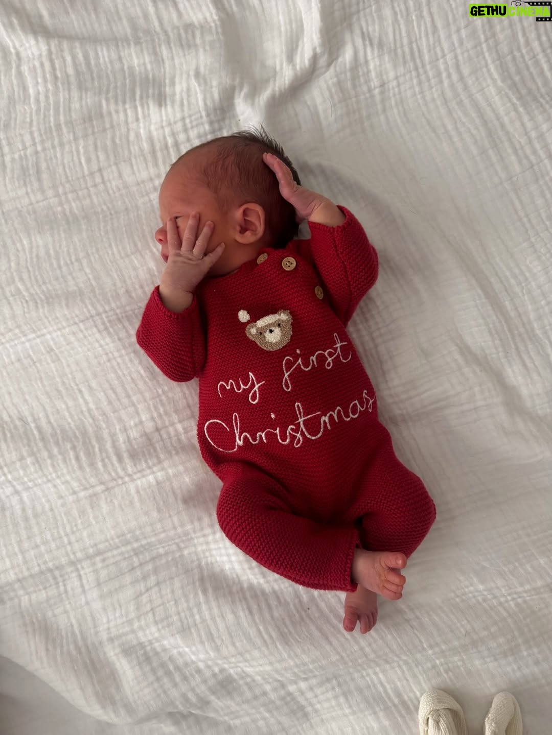 Victoria Spence - 8.1K Likes - Freddies first Christmas🎄💙

#boymum #christmas