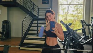 Viviana Santos Instagram - Fotitos de gym 🙈 de mis 83 veces que retomé  en el año después de la moridimbre 😛
 Vamos @clubbodytech 💪🔥

#gimnasio #workout