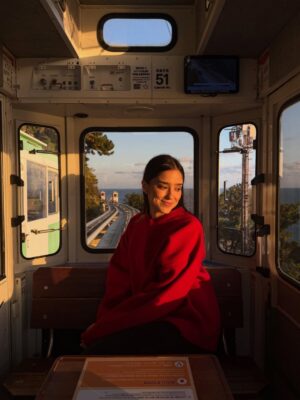 Viviana Serna Instagram - Las 5 de la tarde en una cápsula del cielo en Corea.