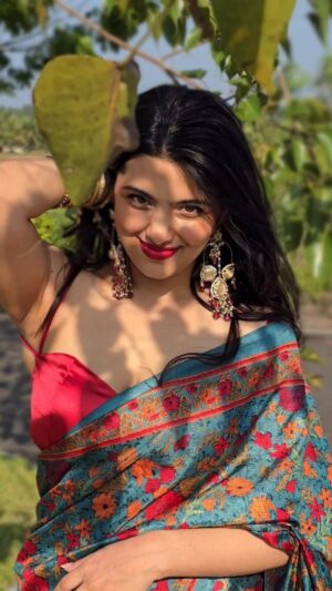Wafa Khadeeja Rahman Instagram - Mastani ❤️

Earrings: @amrelijaipur
Saree: Local Exhibition 

[ ootd, saree, fashion, styling, outfit of the day, Indian fashion, wedding ]

[ Wedding, fashion, styling, ootd, outfit of the day, saree ]

[मस्तानी , مستاني ]