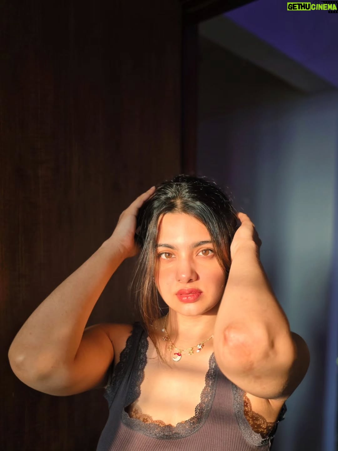Wafa Khadeeja Rahman - 10.8K Likes - I was a bad girl and slept in my makeup. Once.

#sleptinmymakeup