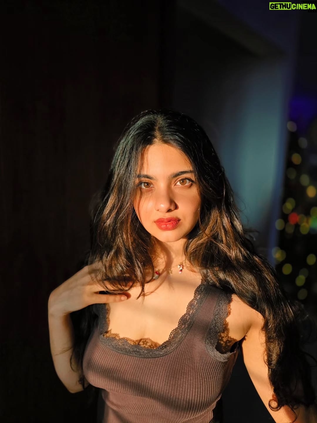 Wafa Khadeeja Rahman - 10.8K Likes - I was a bad girl and slept in my makeup. Once.

#sleptinmymakeup