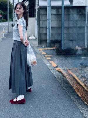 Wakana Matsumoto Instagram - .

.

.

日々、ザ・ロイヤルファミリーでございます。
みなさんいかがお過ごしでしょうか。

.

撮影が早く終わったので好きなパンを買おうと思ったけど
売り切れてたけど
美味しいの見つけただけど

と言うのが１枚目です。
.

明日からグッと気温が下がるそうです。
嬉しい。

みなさん、お身体にご留意くださいね。