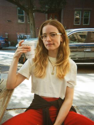 Willa Fitzgerald Instagram - Fall in bklyn in @highsport. Truly the perfect pant for the perfect weather. 📸: @juliacchan on disposable cam