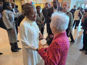 Winsome Earle-Sears Instagram - 📍Korean Central Presbyterian Church - Stop 16

What a blessed time it was to spend time with the Korean Central Presbyterian Church community. 

Our ticket will always stand with you, and we will fight for freedom and faith every day! 

Make sure to get out and vote on Tuesday!