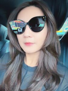 Actress Wiwid Gunawan HD Photos and Wallpapers December 2025