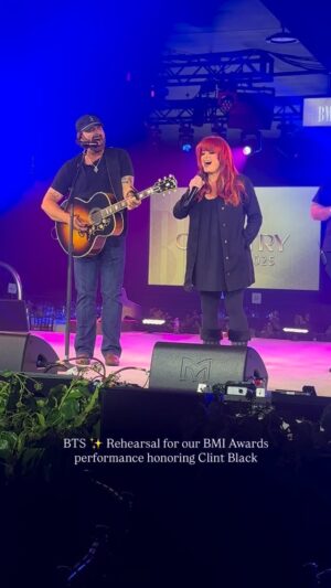 Wynonna Judd Instagram - A song I haven’t sung in 30  years!!! 🤯 It was fun to pull this one out of the archives. Thanks for the duet @randyhouser, I think they liked us! 😁