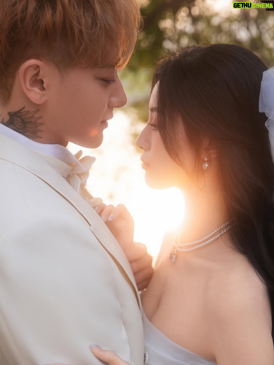 Xu Yiyang - 849.1K Likes - 梦中的婚礼💍
We’re married ❤️