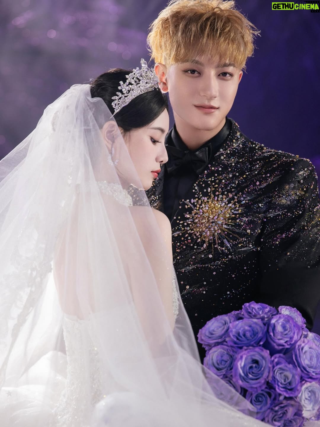 Xu Yiyang - 849.1K Likes - 梦中的婚礼💍
We’re married ❤️