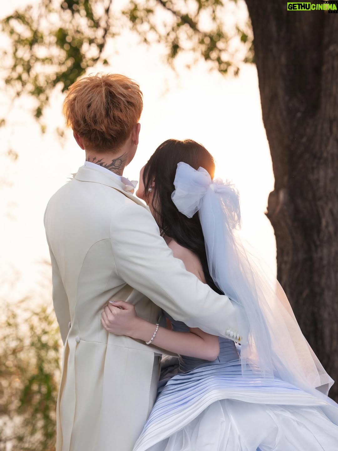 Xu Yiyang - 849.1K Likes - 梦中的婚礼💍
We’re married ❤️