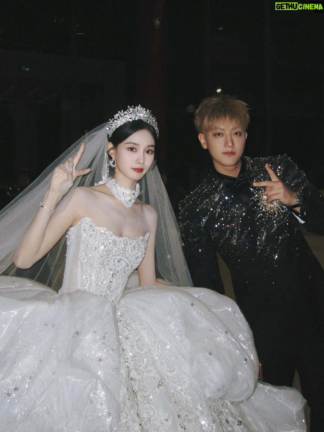 Xu Yiyang - 849.1K Likes - 梦中的婚礼💍
We’re married ❤️