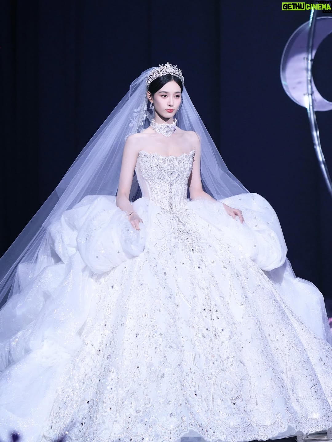 Xu Yiyang - 849.1K Likes - 梦中的婚礼💍
We’re married ❤️