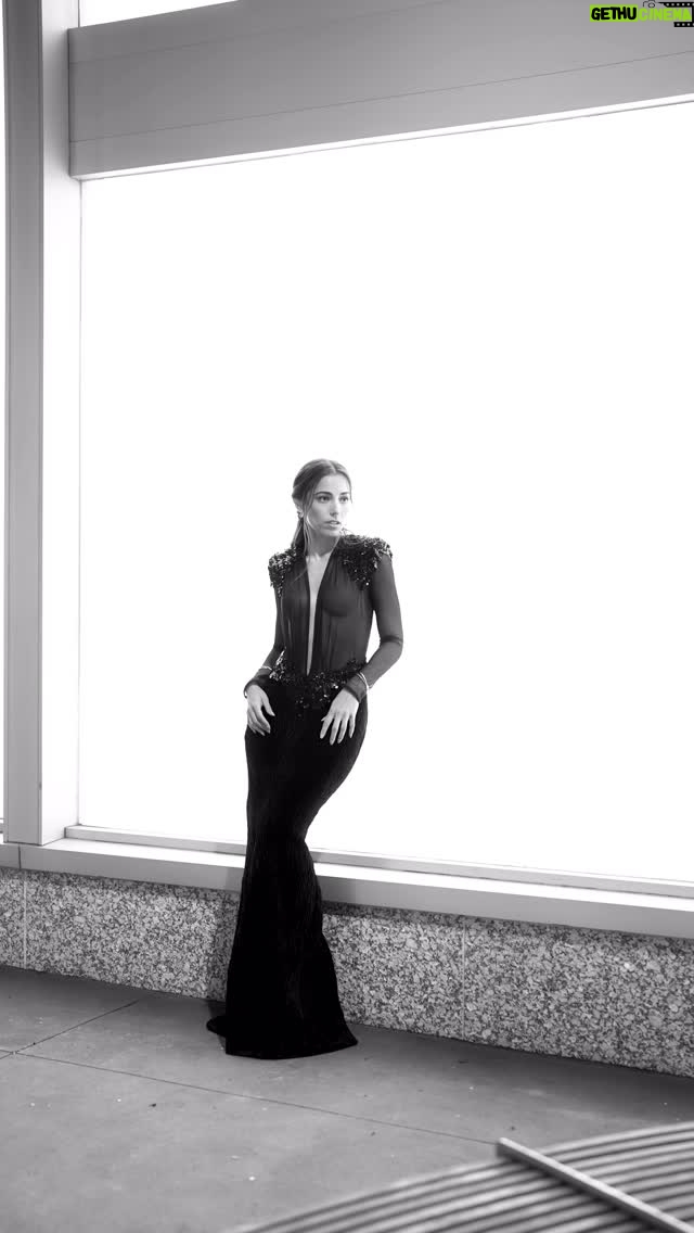 Yare Santana - 1K Likes - An Emmy after party video @yare_santana_ // 
Team @betoville @aleromua