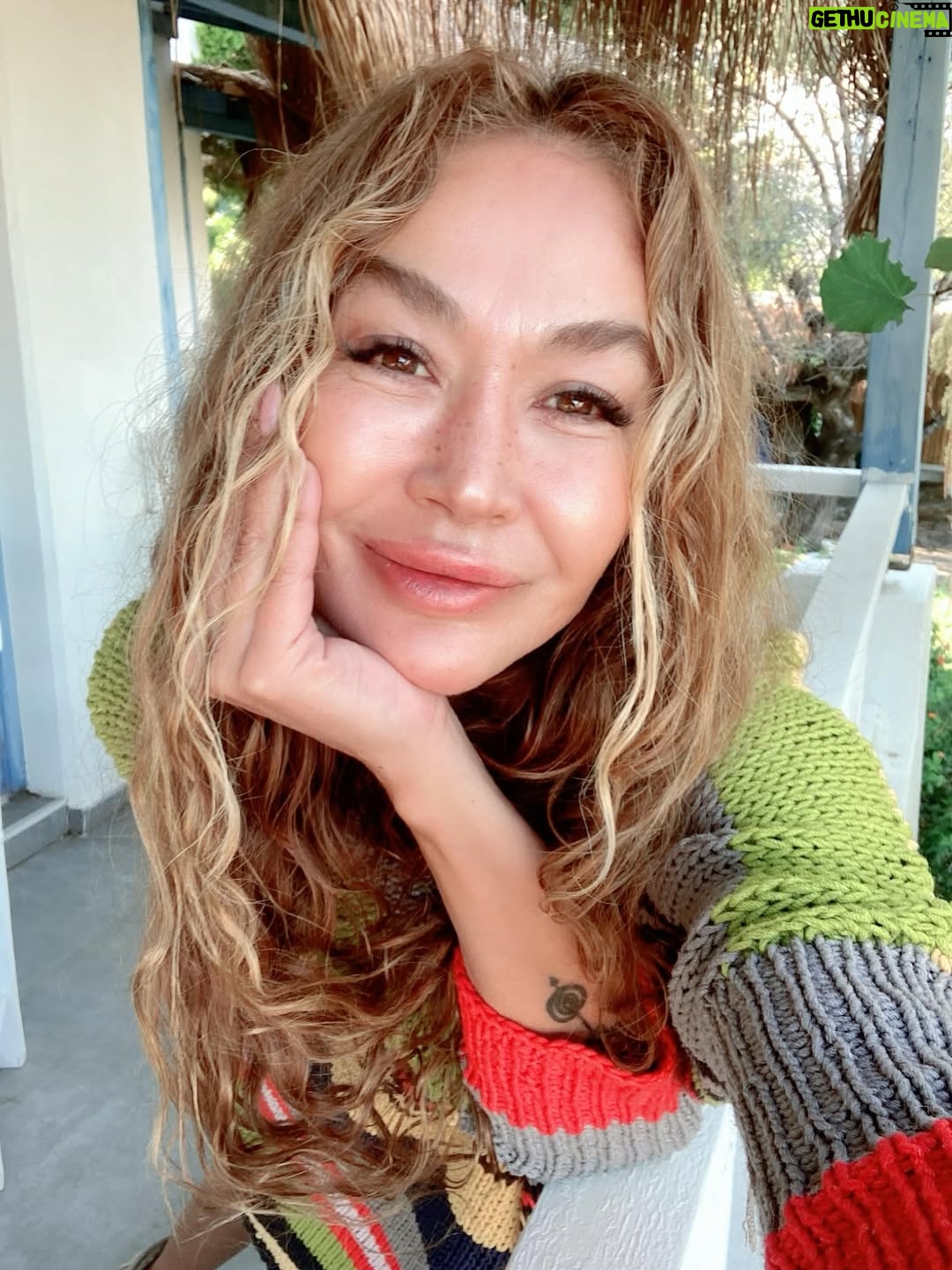 Yasemin Öztürk - 3 Likes - #mutlugünler 🧚🏾 #nofilter 📸 …sonbahar ..🍂🤍🍀🙏🌺🌹