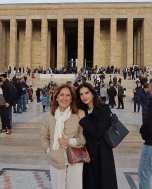Yasemin Yazıcı Instagram - ve klasik “Ankara dayımdır ve çok mutluyum dur!” 👴🏻🛑✋🏻
.
.
.
.
.
gözüken markalar için #reklam diyelim