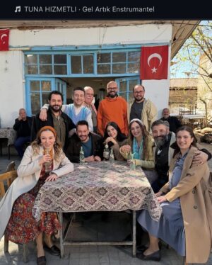 Yasemin Yazıcı Instagram - Hoş geldin milenyum! Yeşil Deniz Milenyum’un 3. sezon bölümleri yayında 💚💙