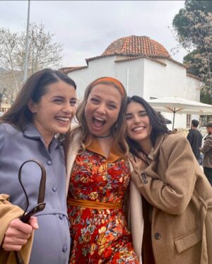 Yasemin Yazıcı Instagram - Hoş geldin milenyum! Yeşil Deniz Milenyum’un 3. sezon bölümleri yayında 💚💙